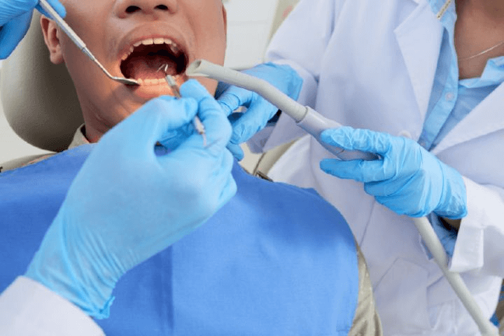 Signs and Symptoms of Compromised Root Canal Treatment