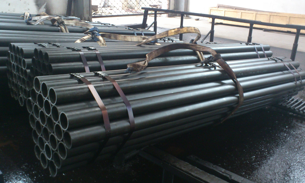 Steel Pipe Suppliers Providing Difference between Mild Steel and Stainless Steel