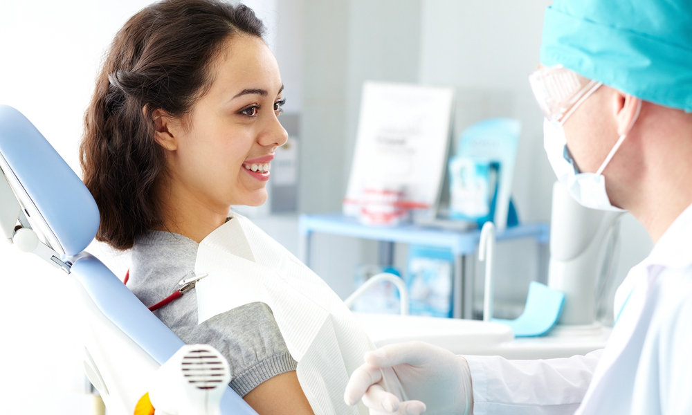 Dentists Melbourne creates affordable and improved look through the Dental Bonding
