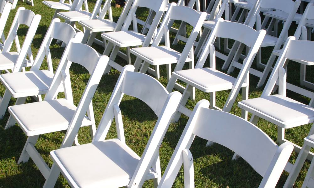 Hire Folding Chairs that Perk Up Your Event Venue