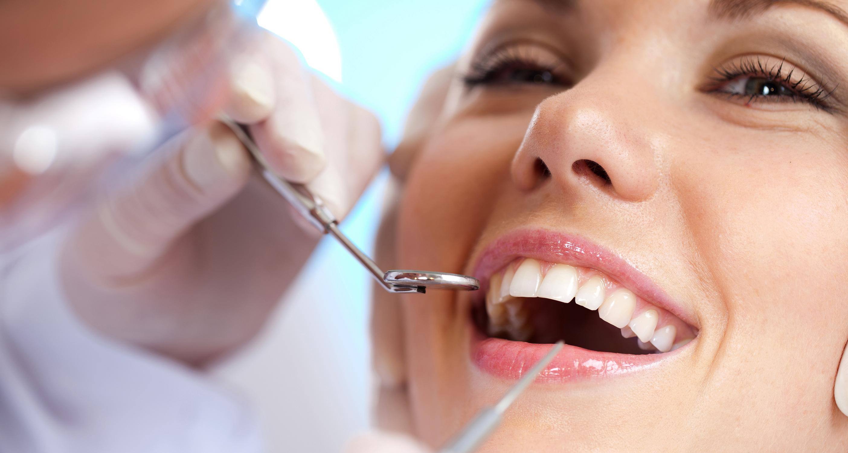 4 Tips to Help You Come Across The Right Dentist For Your Oral Health