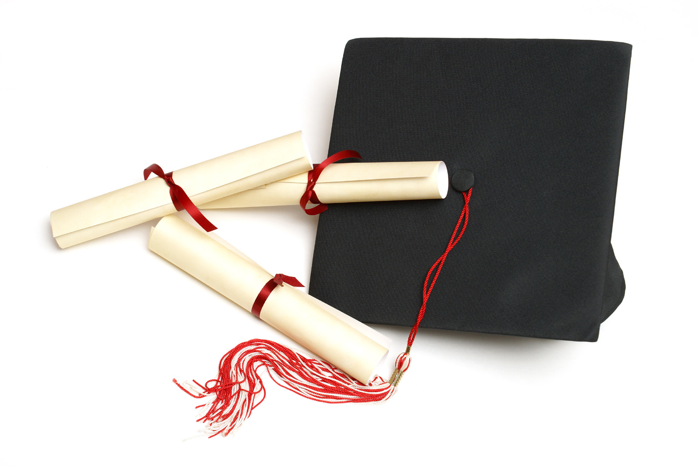 The Advantages and Disadvantages of Fake Diplomas and Degrees