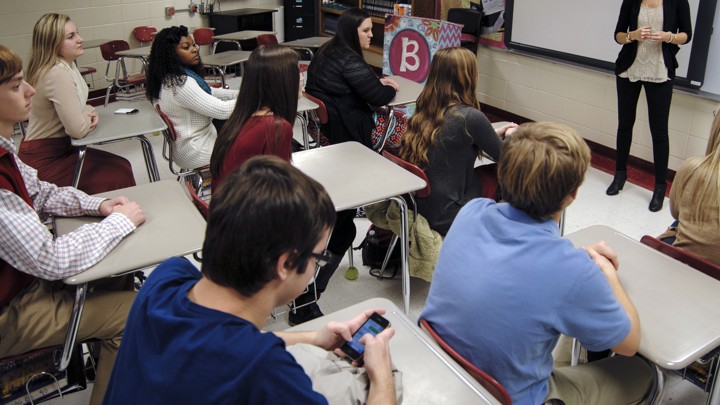 Smartphone Ban in Schools: Good or Bad Idea?