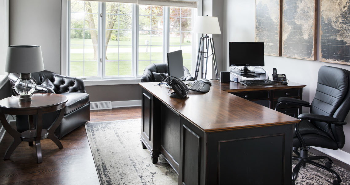8 tips to organize de-clutter and get your home office ready for 2019!