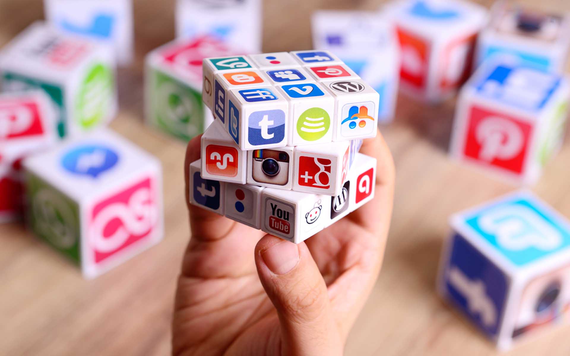 7 Tips on How to Engage Your Customers Through Social Media Strategy