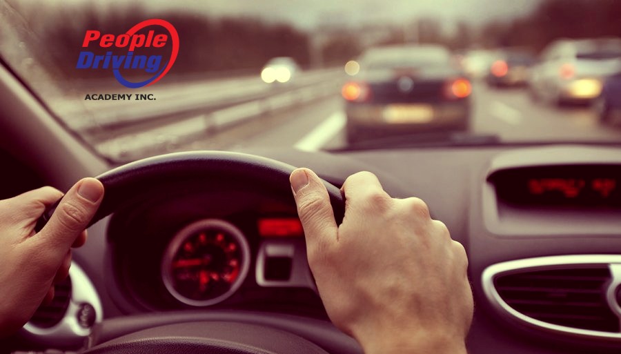 What Does a Top Driving School Offer?