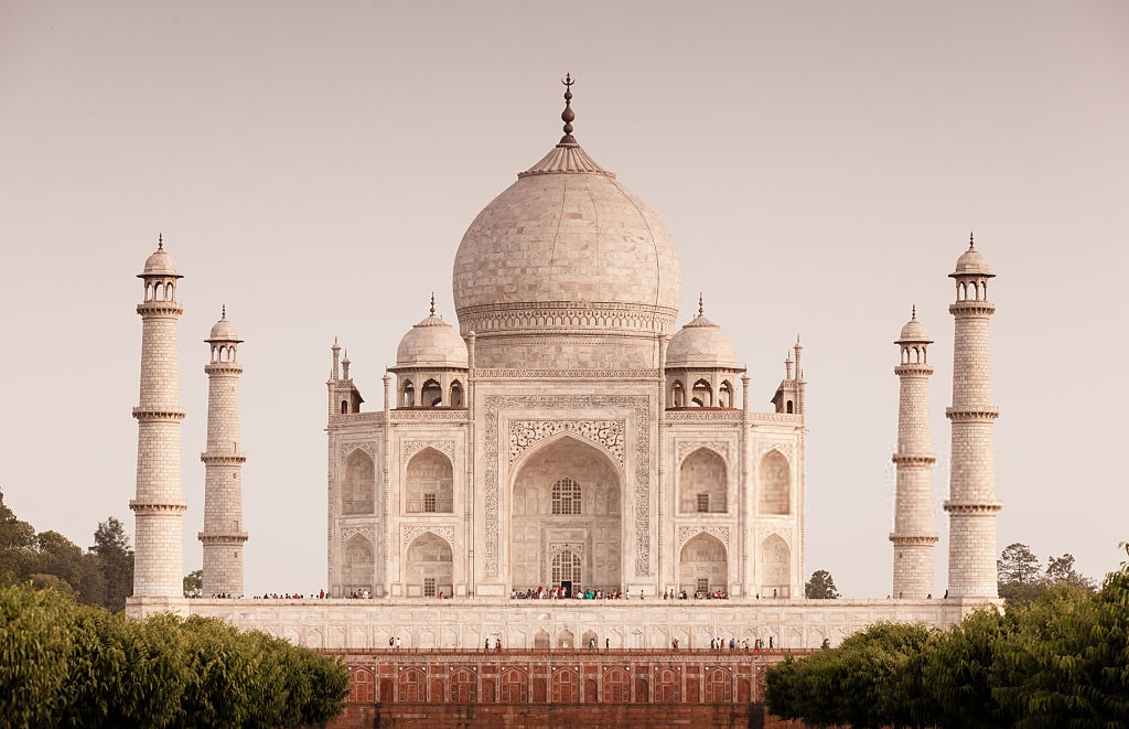Explore The Most Relaxing And Wonderful Taj Mahal Tour From Delhi With Us