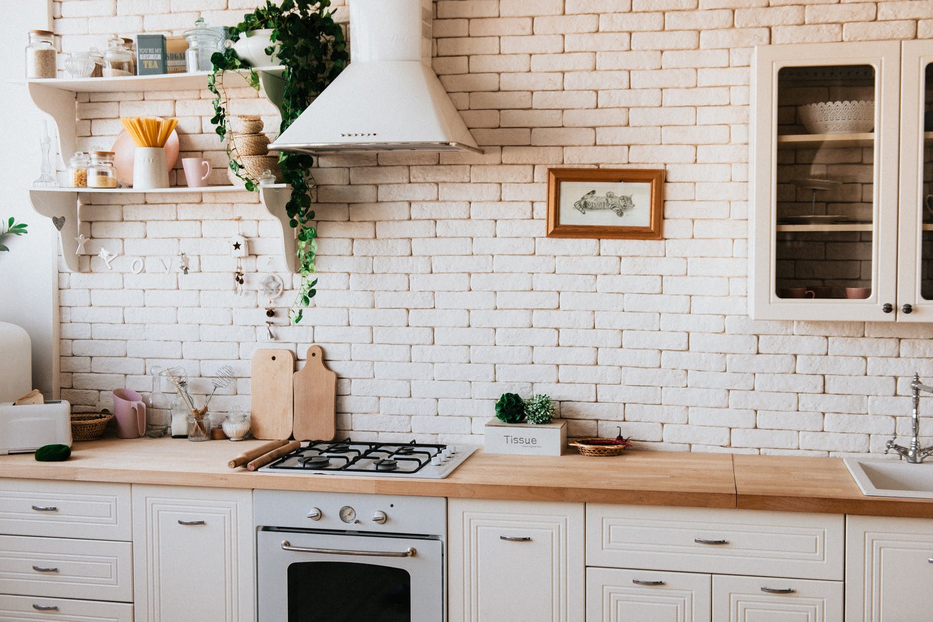 Join the Elite Club With These Chic Kitchen Decor Ideas