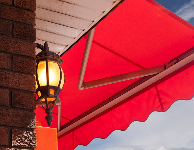 The Benefits of Folding Arm Awnings