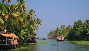 Stay with delight during this winter season in the best lake island resort of South India