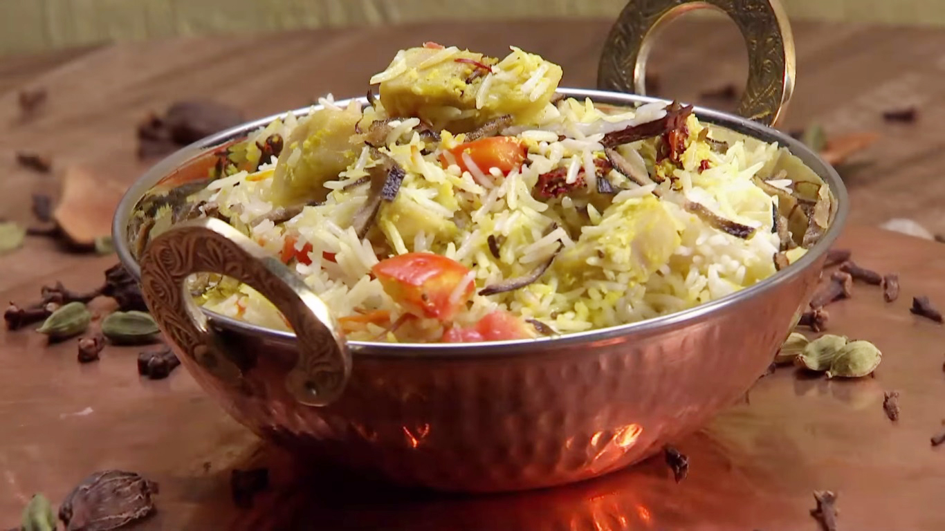 Learn The Authentic Recipe Of Chicken Biryani For A Finger- Licking Taste!