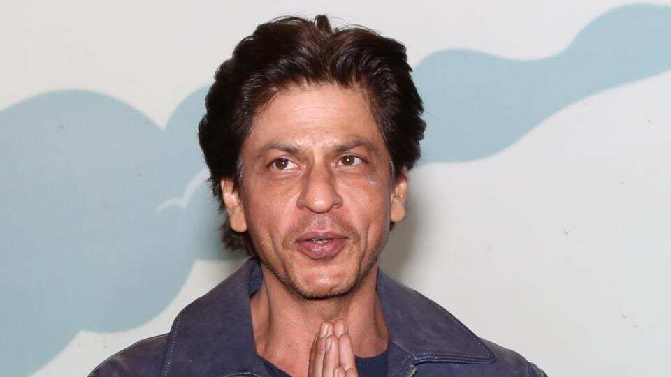 Shahrukh Khan Age, Height, Weight, Family, Wife, Controversies and Biography