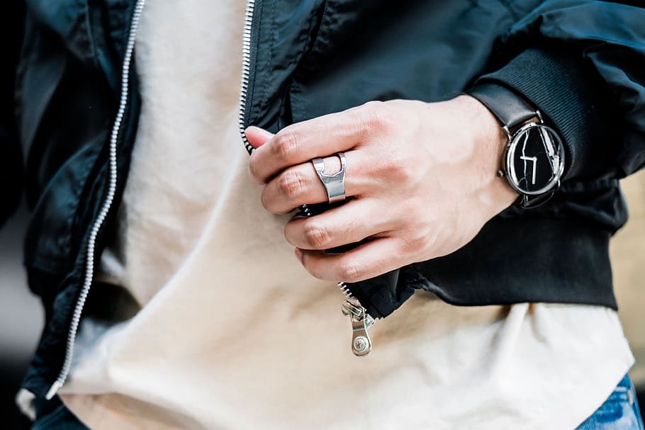 fashion-hands-jewelry-watch