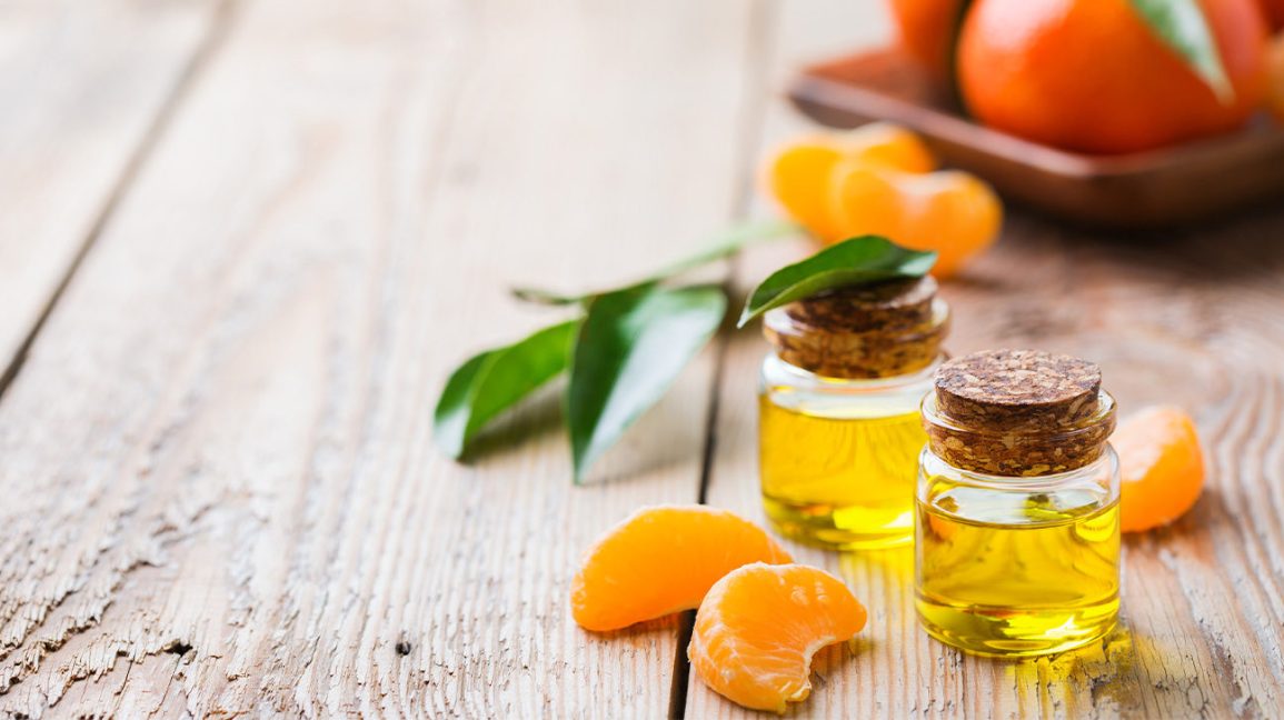 5 Ways to Use Orange Essential Oil