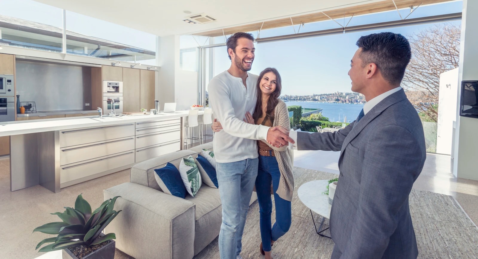 5 Important Reasons to Work with an Exclusive Real Estate Agent