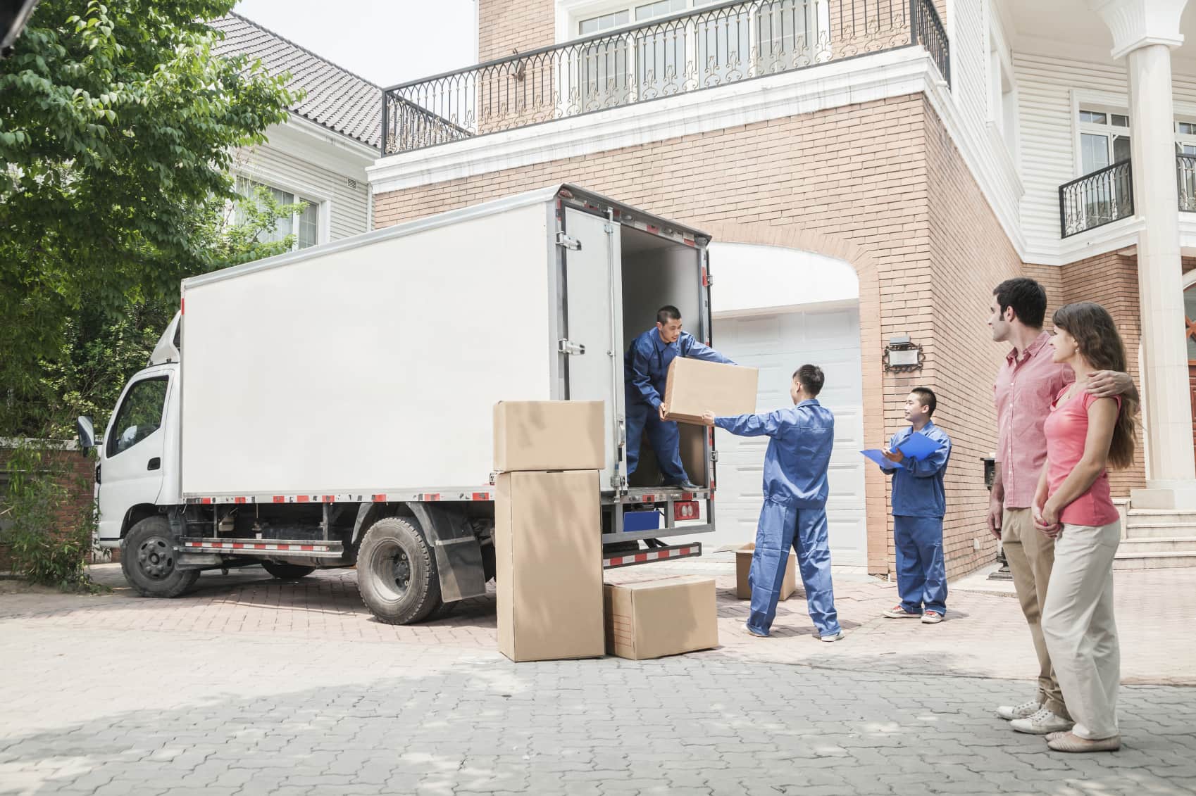 Tips to Hire a Removalists Wollongong to Shift Office