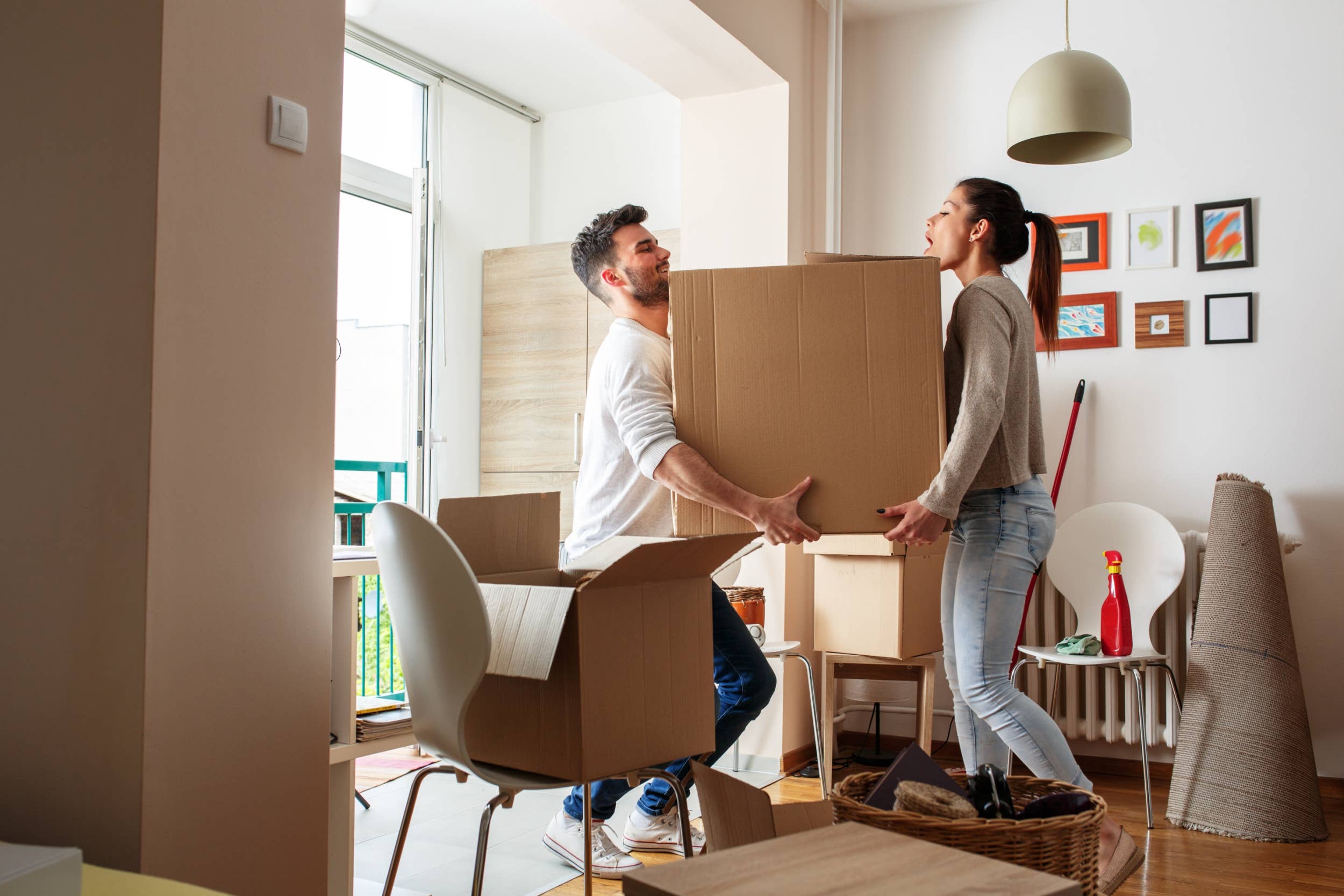 Completed Your College? Pros and Cons of Relocating Your Home after College