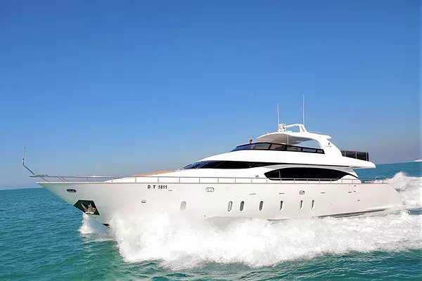 A Yacht Party in Dubai Brings in a Better Feel