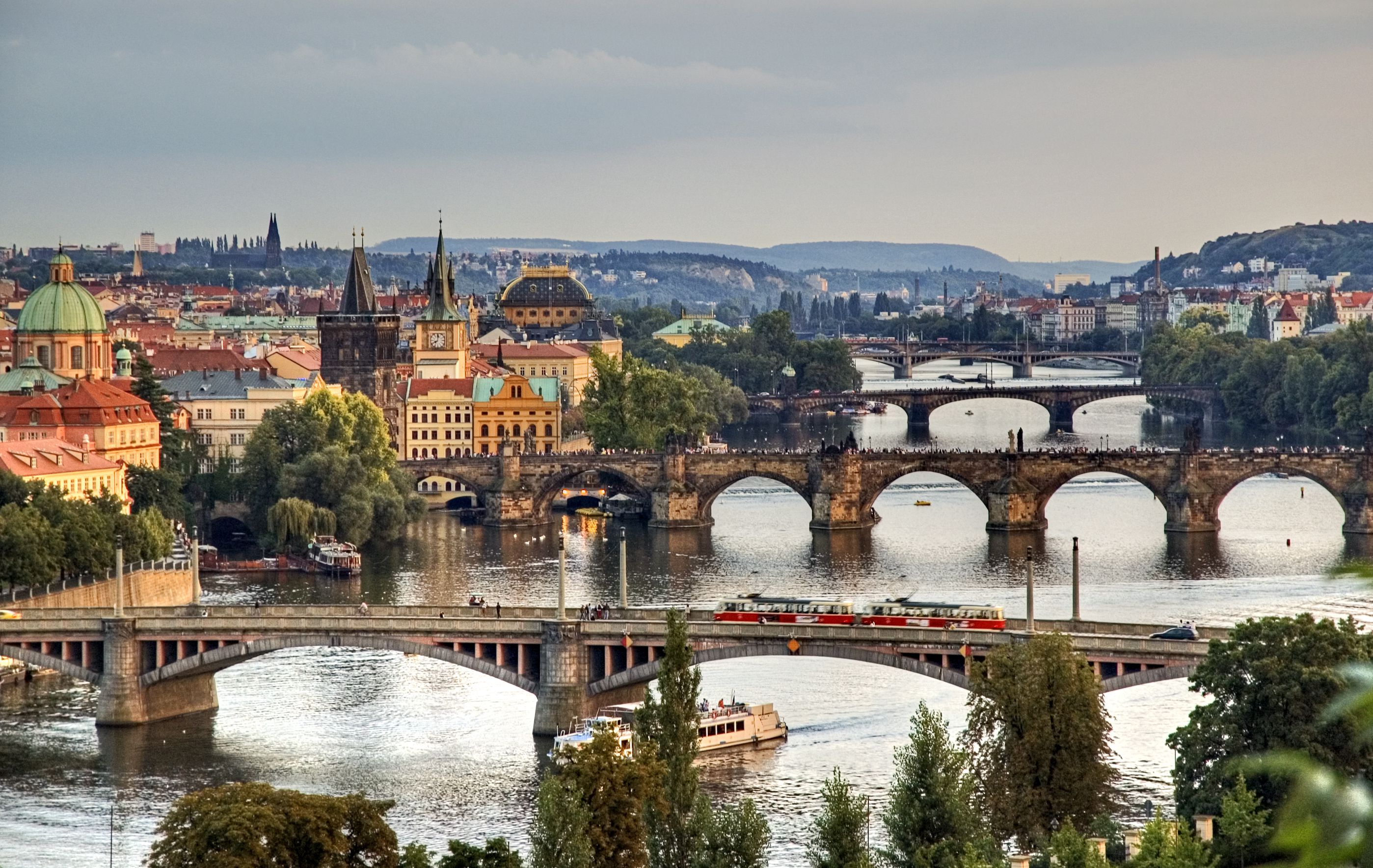 Plan to Visit City of Prague with United Airlines