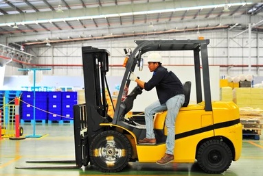 How Can a Forklift Help your Warehouse Business