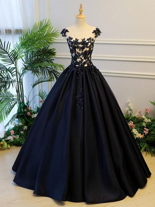 4 Exciting Reasons to Choose Black Prom Dresses