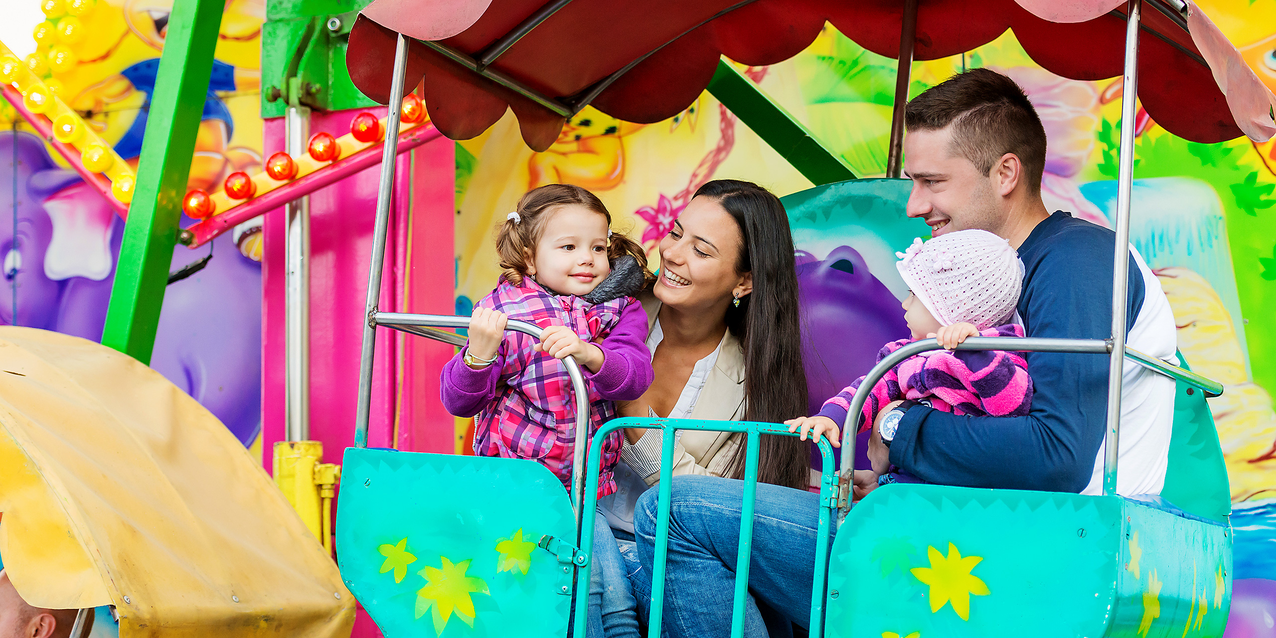 Enjoy Theme Park Rides With Your Kids!