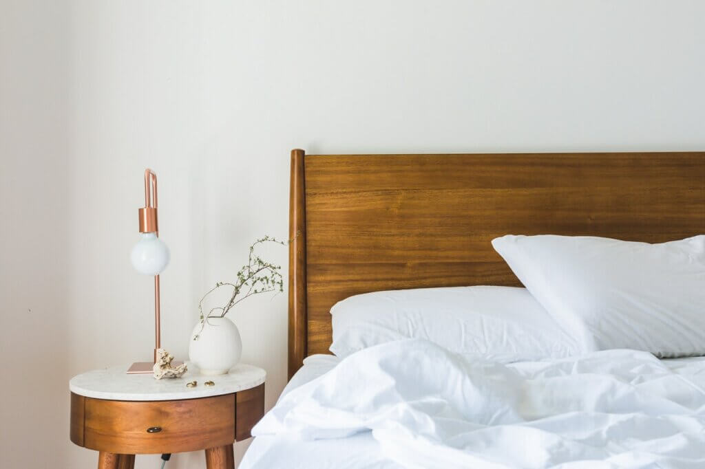 Everything You Need to Know To Make Your Bed Like an Expert
