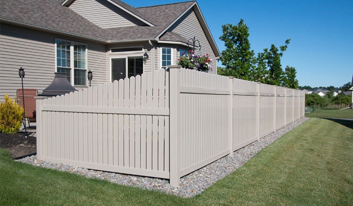 4 Benefits of Investing in a Privacy Fence for Your Home