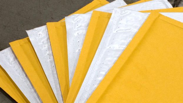 7 Benefits of Using Bubble Mailers