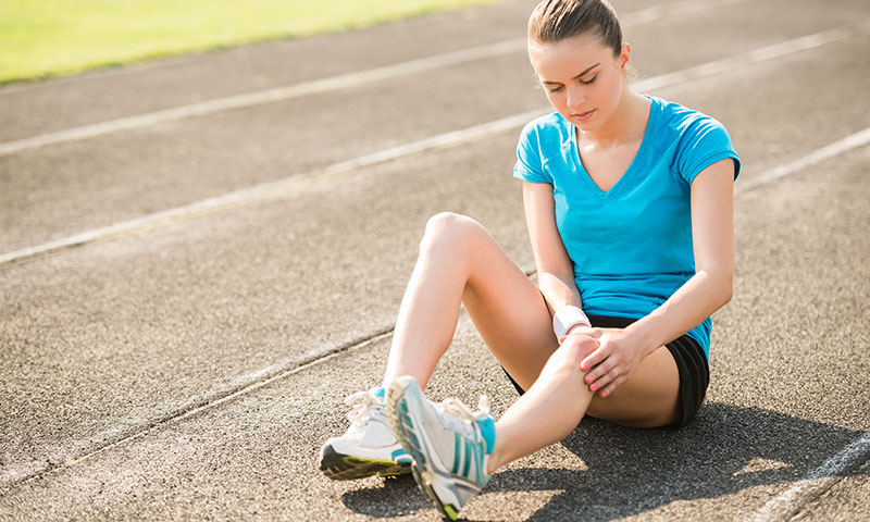 How Can a Sports Injury Clinic Ease Your Pain?