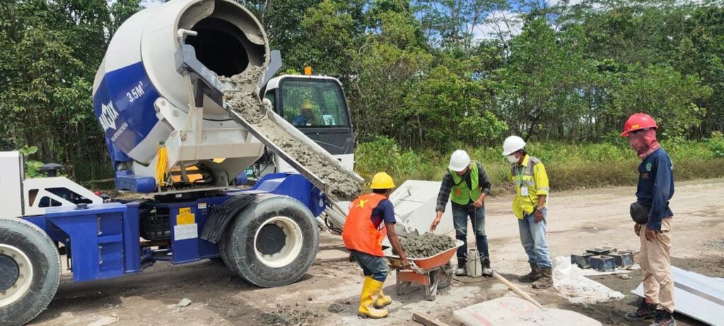 Self Loading Mixer For Building Construction